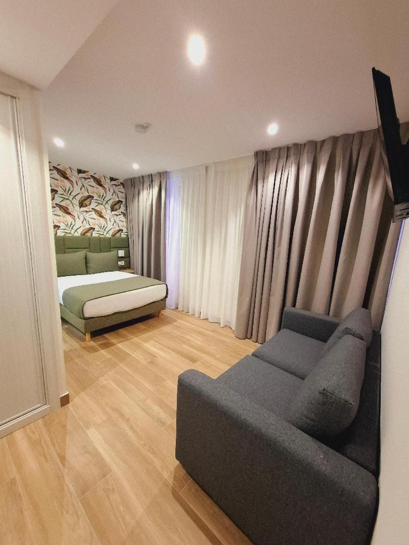 Hostal San Blas Madrid Ngoại thất bức ảnh