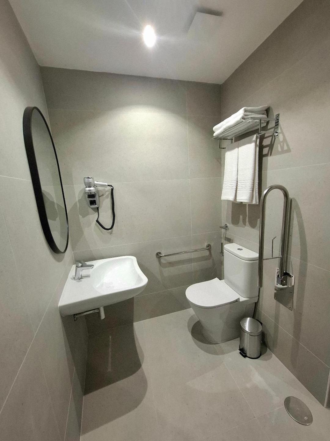 Hostal San Blas Madrid Ngoại thất bức ảnh