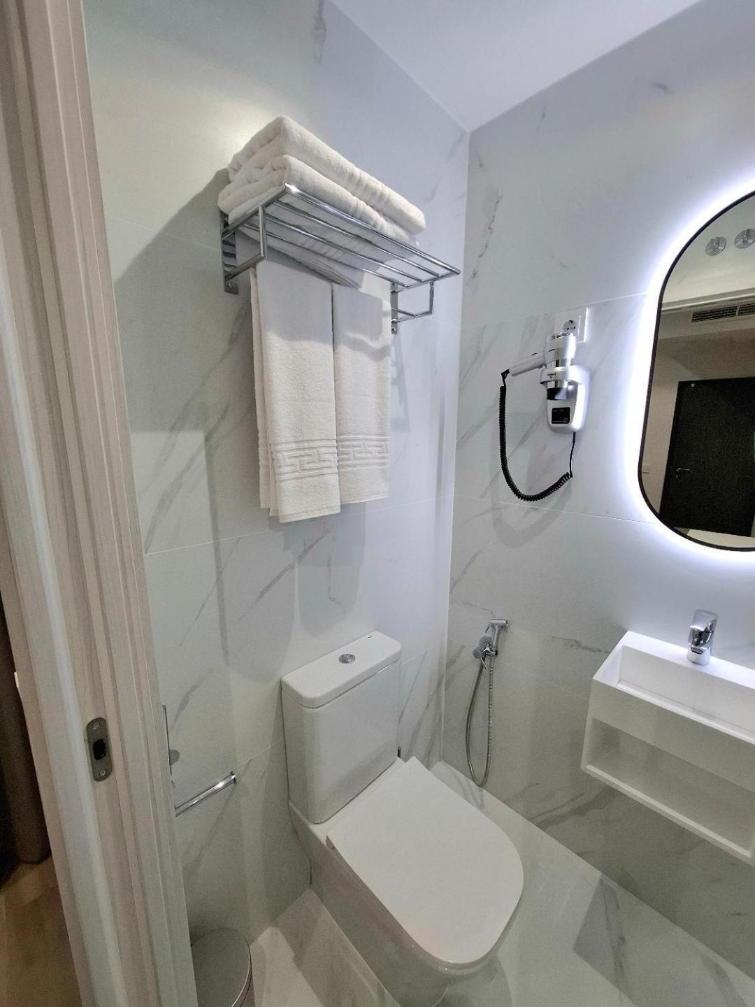 Hostal San Blas Madrid Ngoại thất bức ảnh