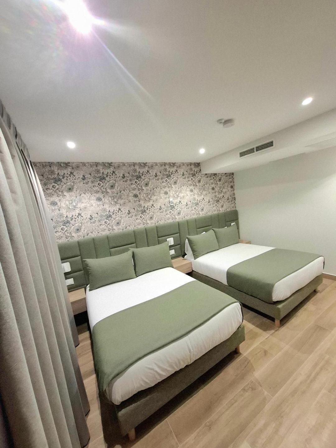 Hostal San Blas Madrid Ngoại thất bức ảnh