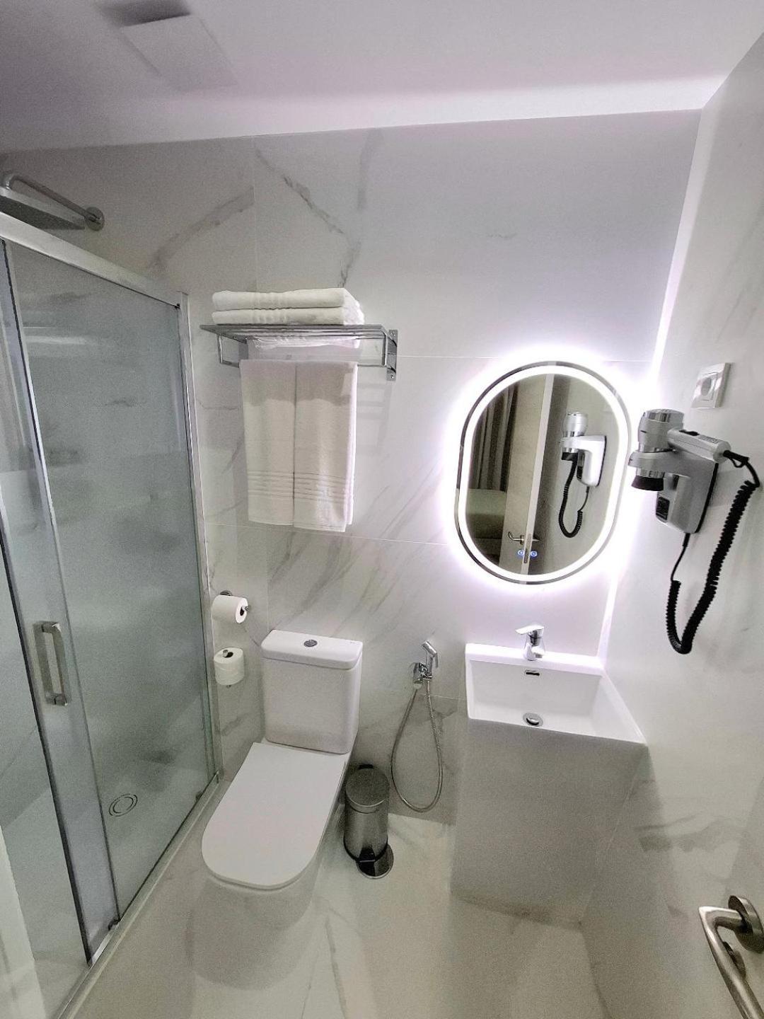 Hostal San Blas Madrid Ngoại thất bức ảnh