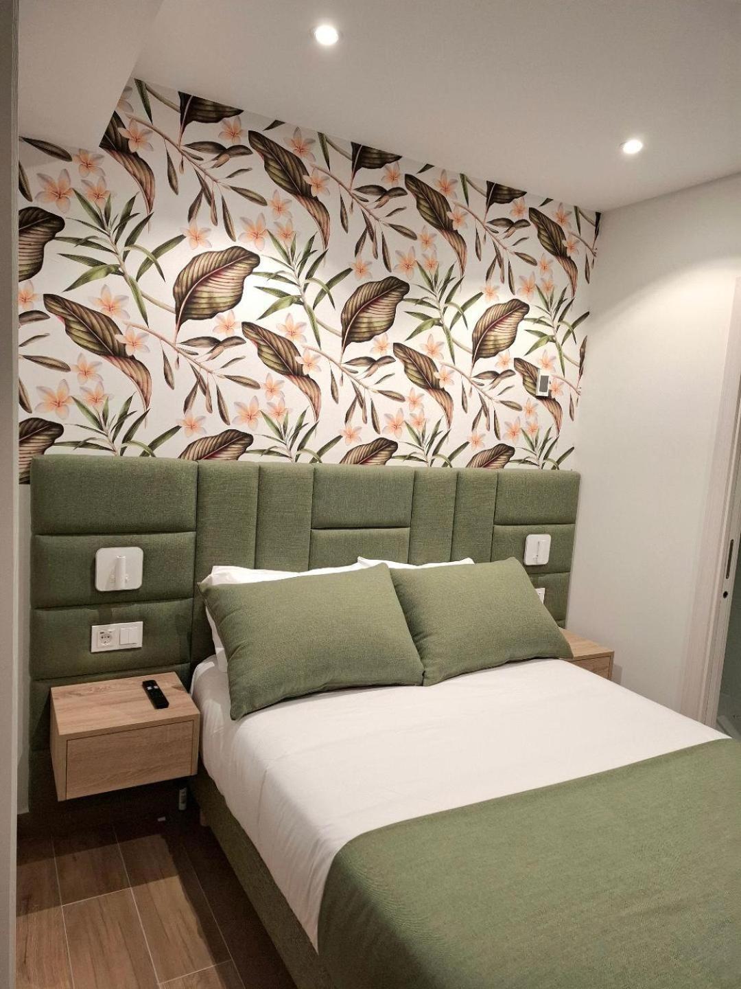 Hostal San Blas Madrid Ngoại thất bức ảnh