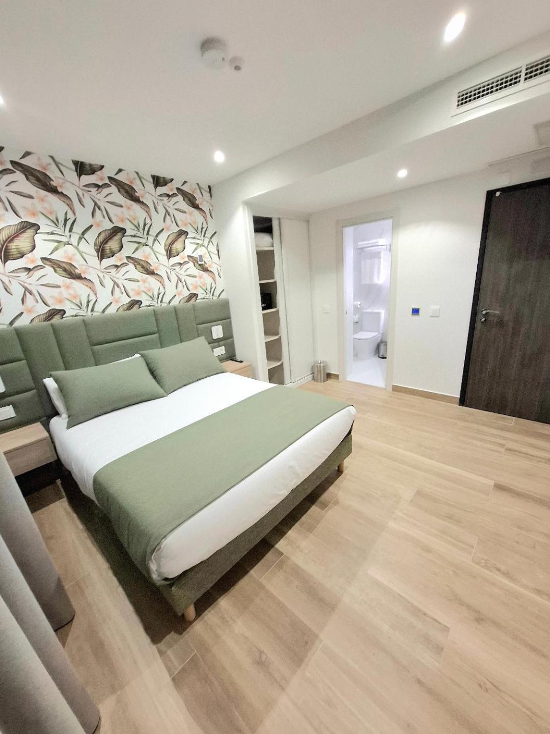 Hostal San Blas Madrid Ngoại thất bức ảnh