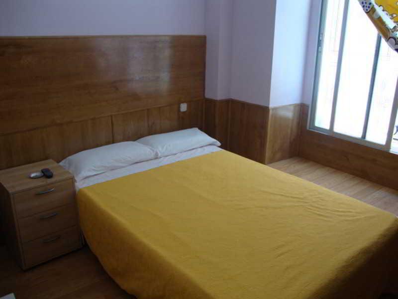 Hostal San Blas Madrid Ngoại thất bức ảnh