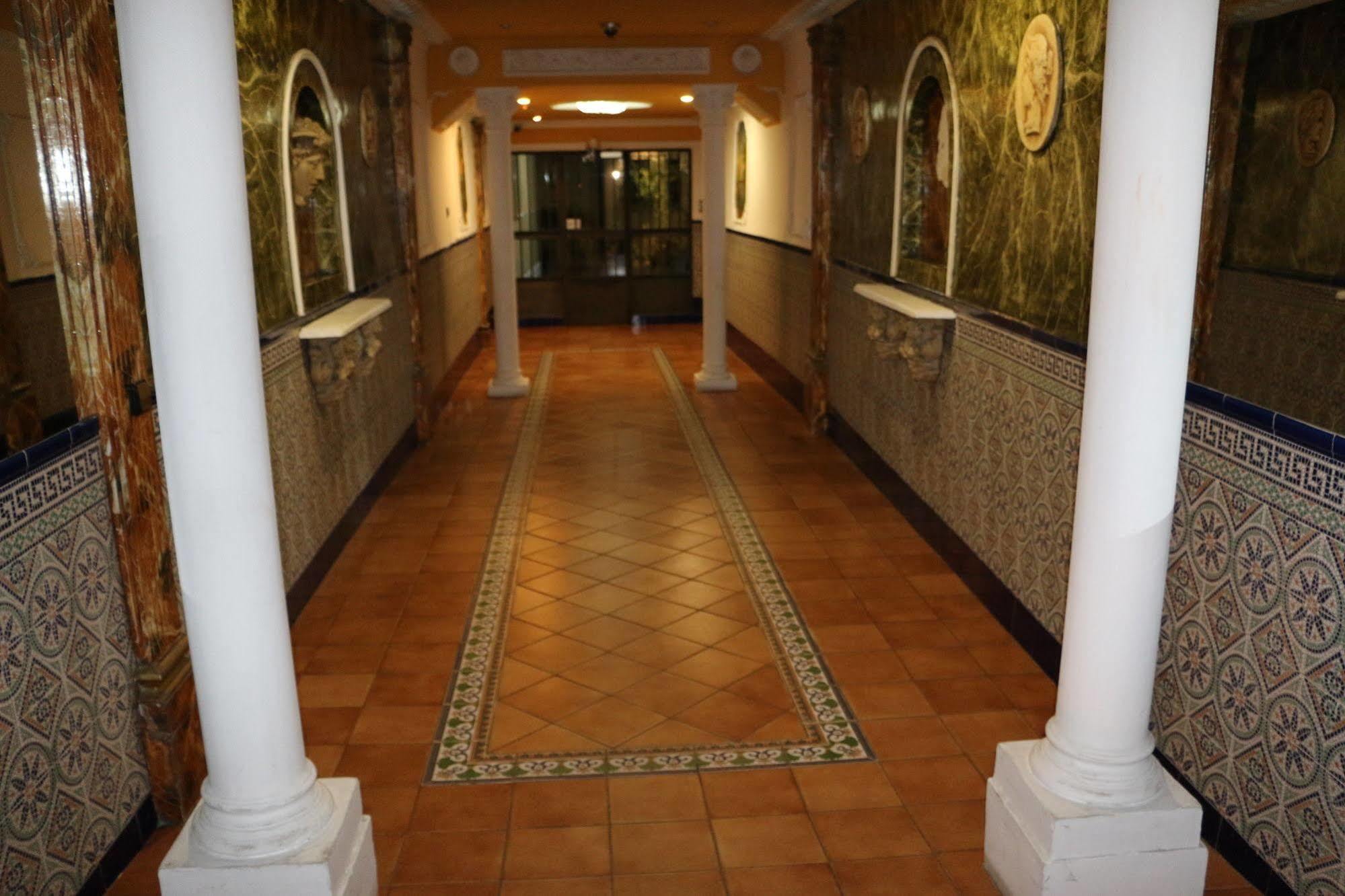 Hostal San Blas Madrid Ngoại thất bức ảnh